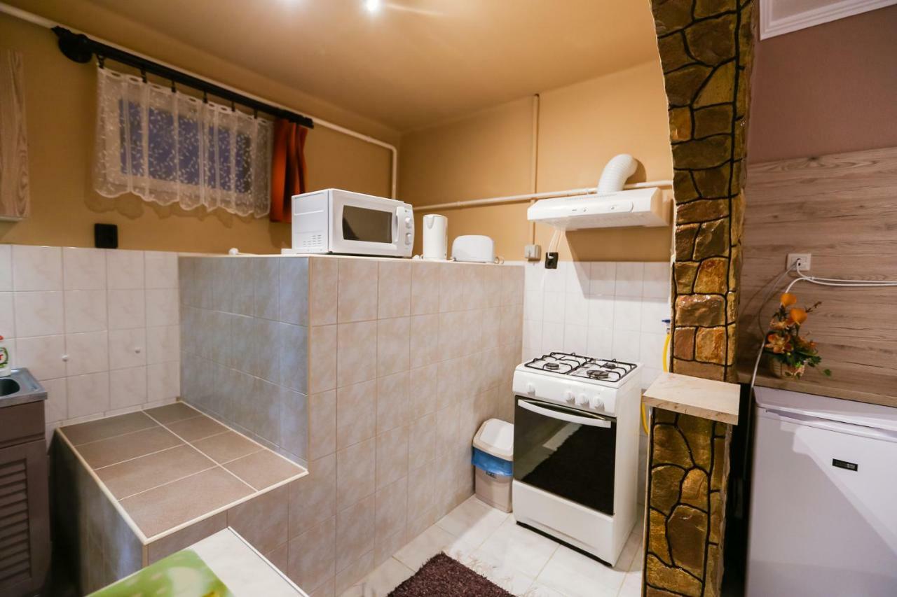 Lara Apartman Кішварда Екстер'єр фото